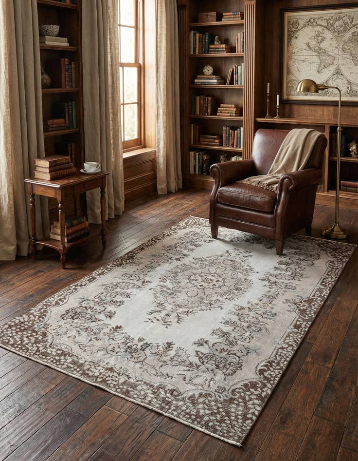 Detail image of 5' 8 x 9' 2 Ultra Vintage Wool Rug