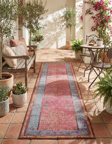 2' 7 x 12' Easy-Clean Traditional Indoor / Outdoor Runner Rug
