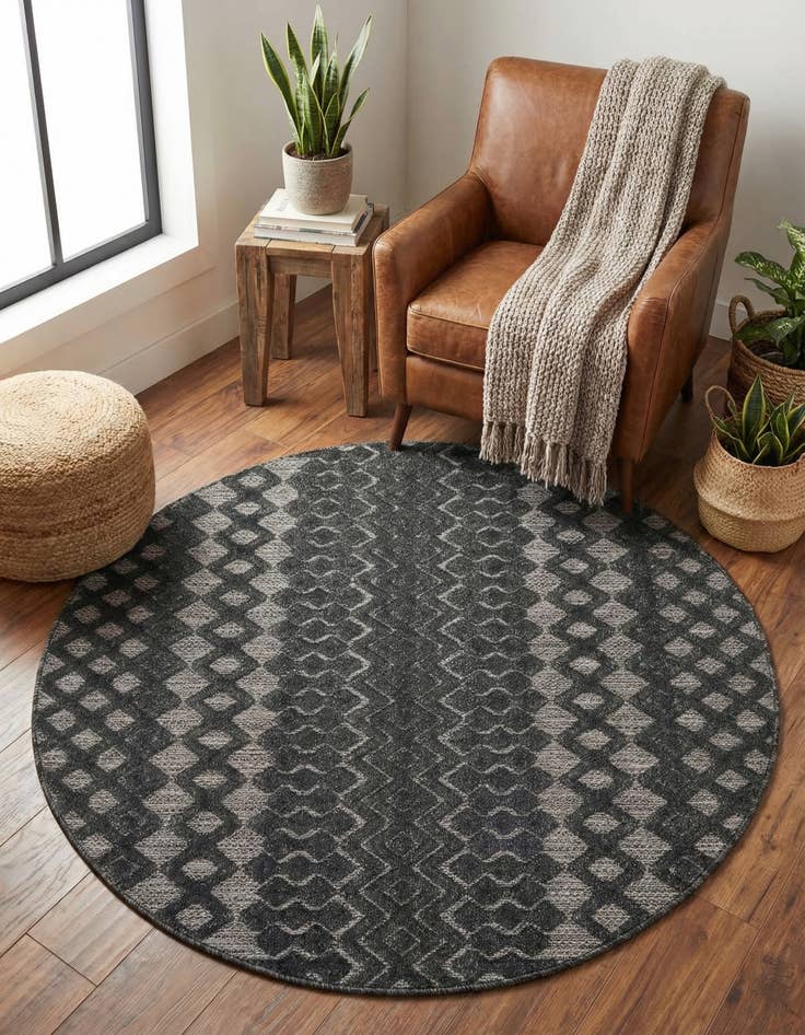 Detail image of 5' 3 x 5' 3  Washable Trellis Textured Indoor / Outdoor Round Rug