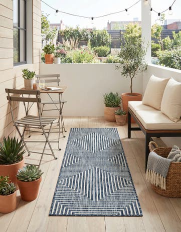 2' x 6' Easy-Clean Modern Indoor / Outdoor Runner Rug