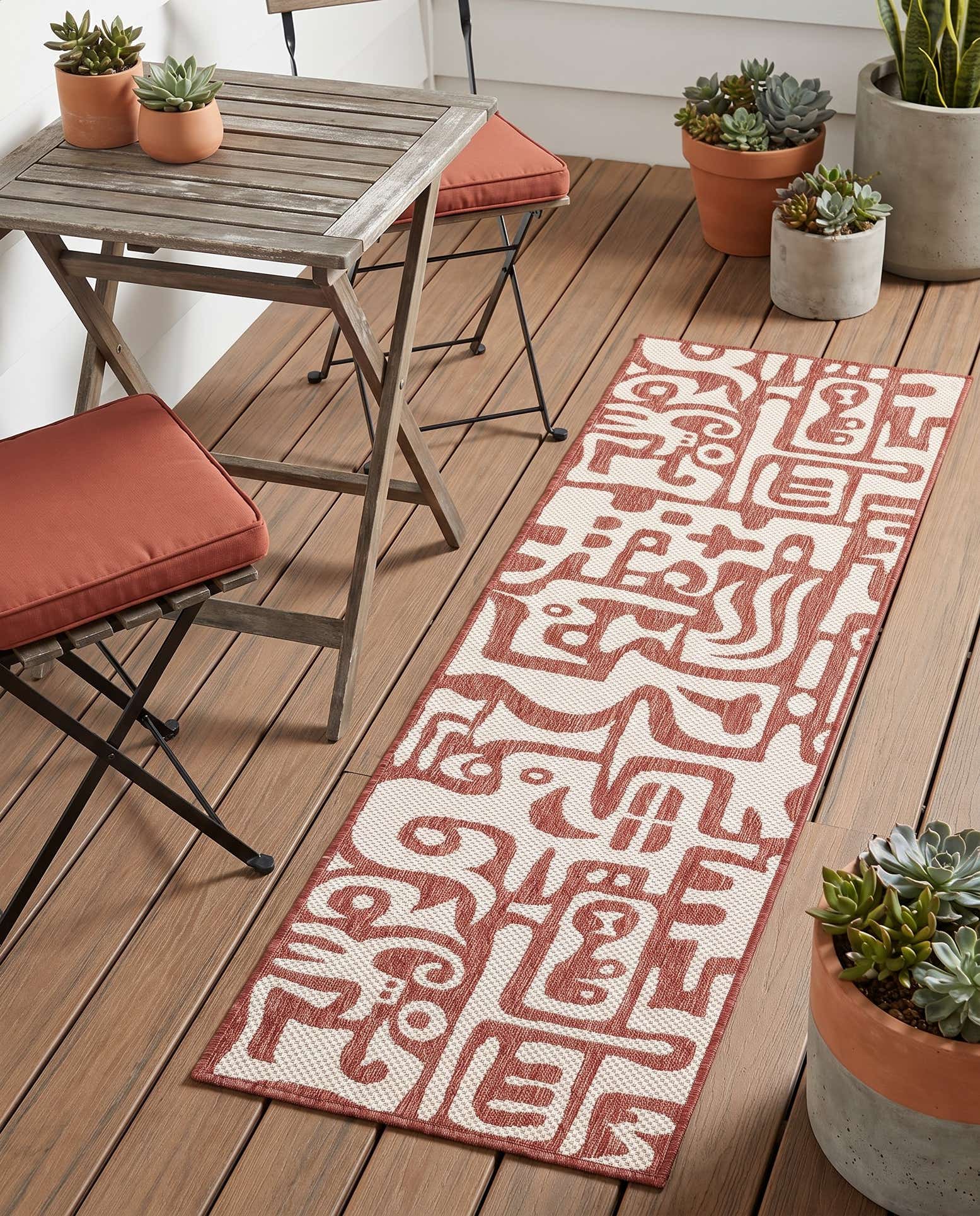 2' x 4' Easy-Clean Modern Indoor / Outdoor Runner Rug