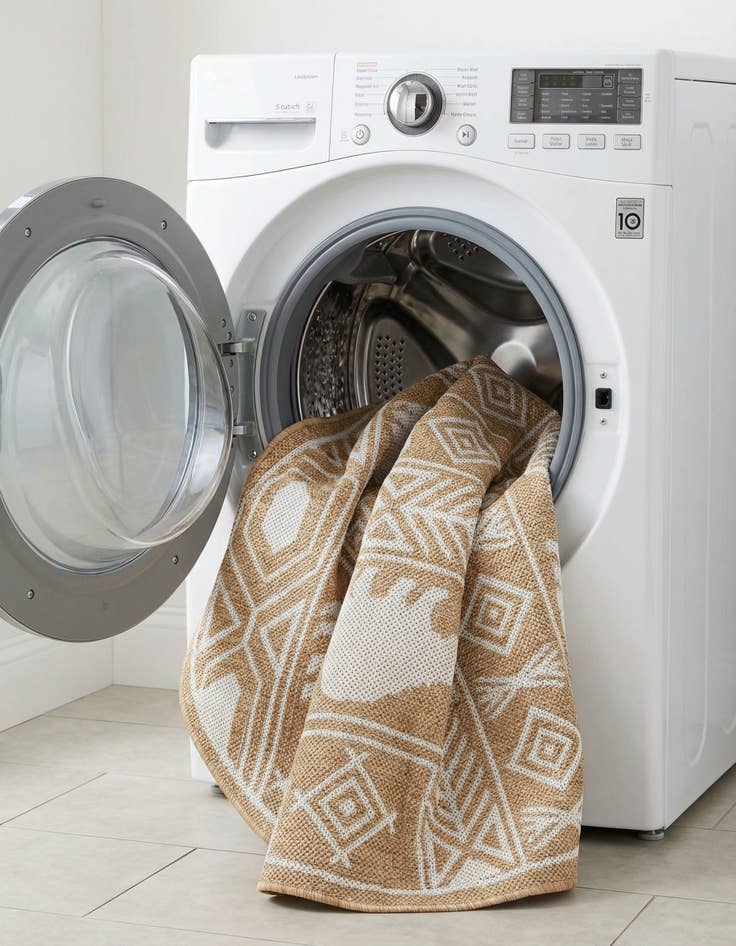 Detail image of 3' x 3'  Washable Southwestern Indoor / Outdoor Round Rug