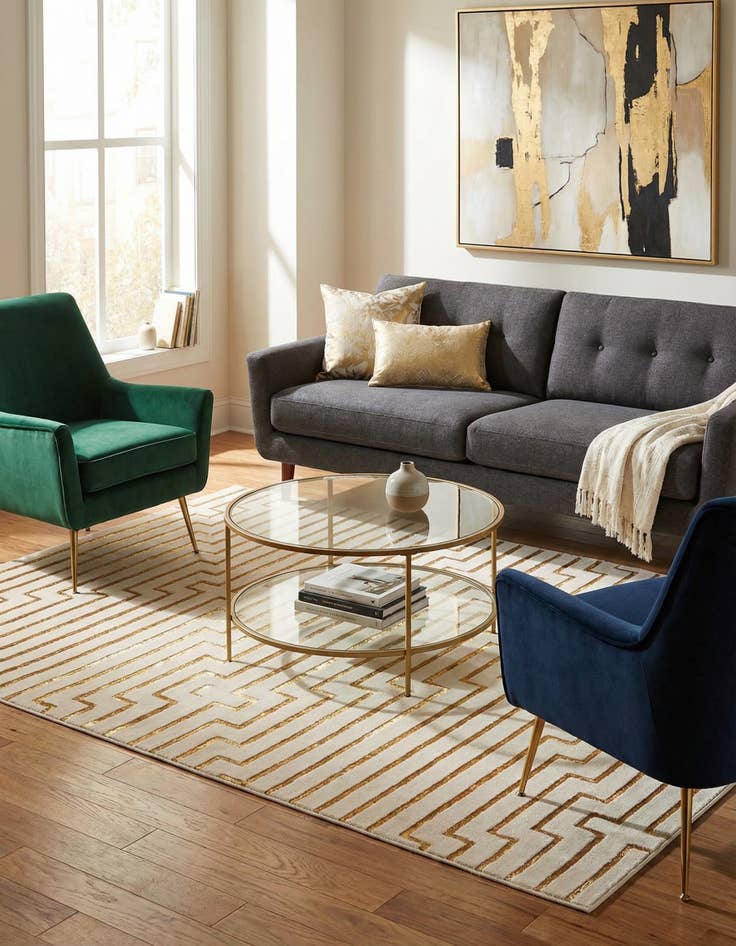 Detail image of  6' x 9' Vogue Geo Rug