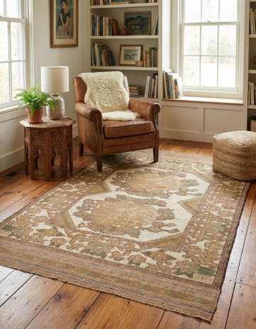 4' 5 x 6' 5 Hand Woven Sumak Wool Rug