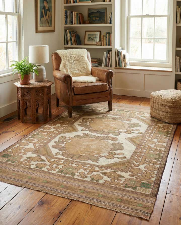 4' 5 x 6' 5 Hand Woven Sumak Wool Rug