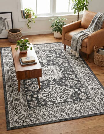 4' x 6' Easy-Clean Aztec Indoor / Outdoor Rug
