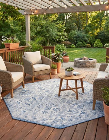 7' 10 x 7' 10 Easy-Clean Aztec Indoor / Outdoor Octagon Rug