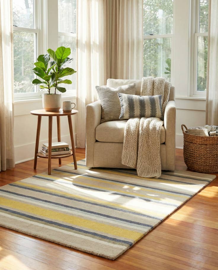 Detail image of 4' x 5' 8 Luna Wool Rug