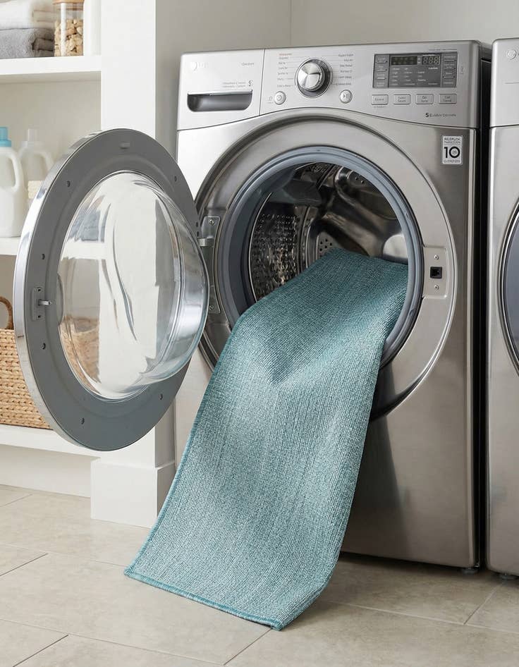 Detail image of 2' x 3' 1  Washable Solid Indoor / Outdoor Rug