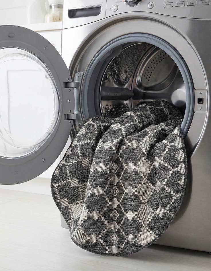 Detail image of 3' x 3'  Washable Trellis Indoor / Outdoor Round Rug