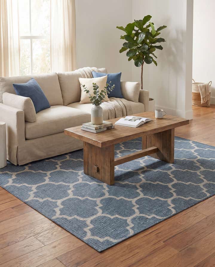 5' 3 x 7' Easy-Clean Trellis Indoor / Outdoor Rug
