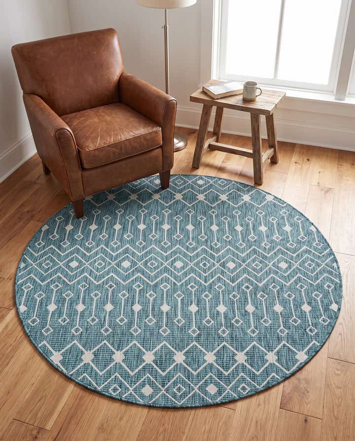 5' 3 x 5' 3 Easy-Clean Lattice Indoor / Outdoor Round Rug