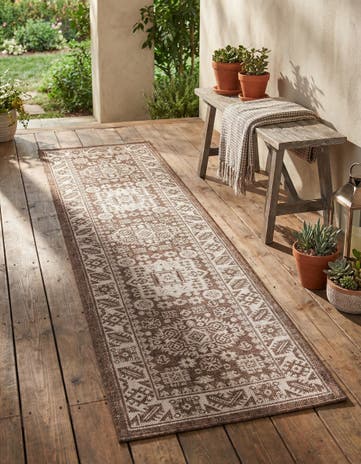 2' x 8' Easy-Clean Aztec Indoor / Outdoor Runner Rug