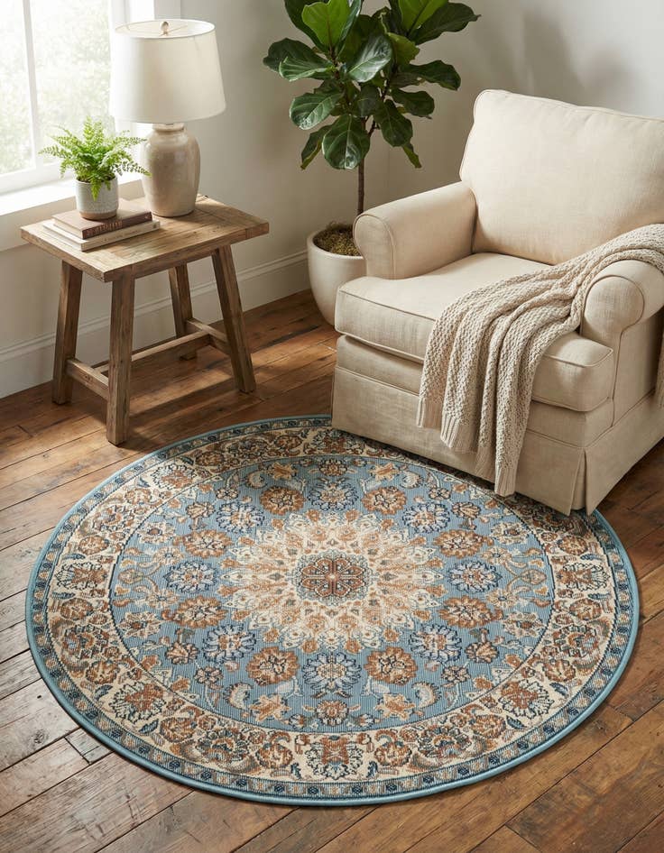 Detail image of  3' 3 x 3' 3  Washable Traditional Indoor / Outdoor Round Rug