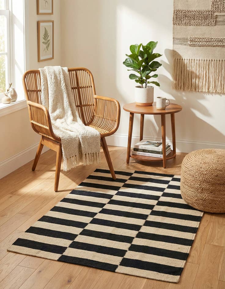 Detail image of 2' 8 x 4'  Hand Woven Kilim Modern Wool Rug