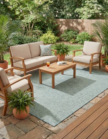 7' 10 x 11' Easy-Clean Lattice Indoor / Outdoor Rug