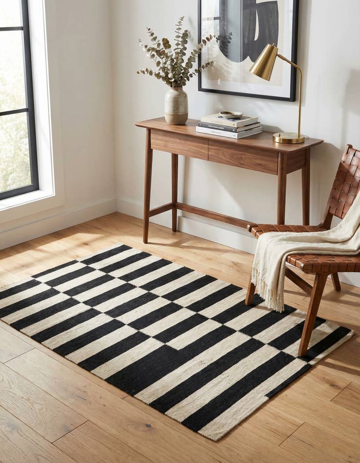 Detail image of 2' 8 x 3' 10  Hand Woven Kilim Modern Wool Rug