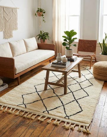 4' 11 x 8' 4 Hand Knotted Moroccan Wool Rug