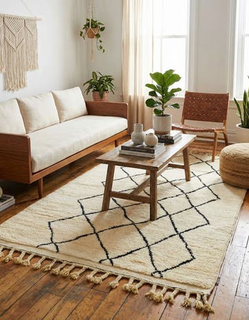 4' 11 x 8' 4 Hand Knotted Moroccan Wool Rug