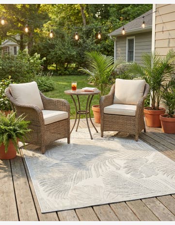 4' 5 x 6' Easy-Clean Botanical Indoor / Outdoor Rug