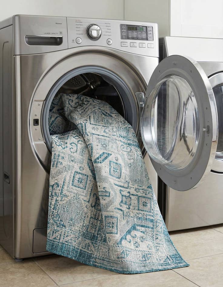 Detail image of 7' 10 x 7' 10  Washable Aztec Indoor / Outdoor Square Rug