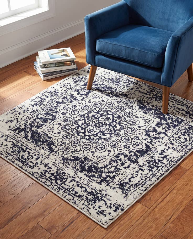 Detail image of 4' x 4' Arlington Square Rug