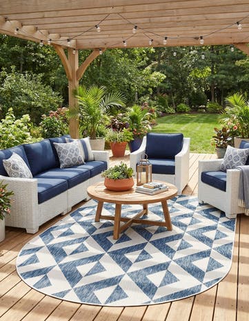 5' 3 x 8' Easy-Clean Jill Zarin Napa Indoor / Outdoor Oval Rug