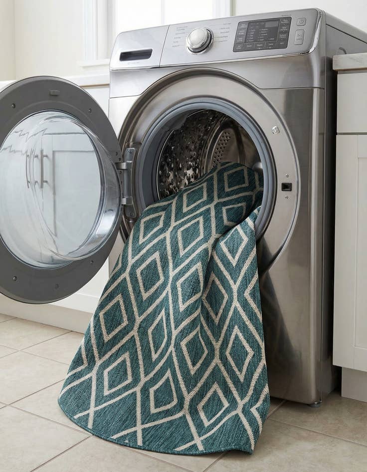 Detail image of 5' 3 x 8'  Washable Jill Zarin Turks and Caicos Indoor / Outdoor Oval Rug