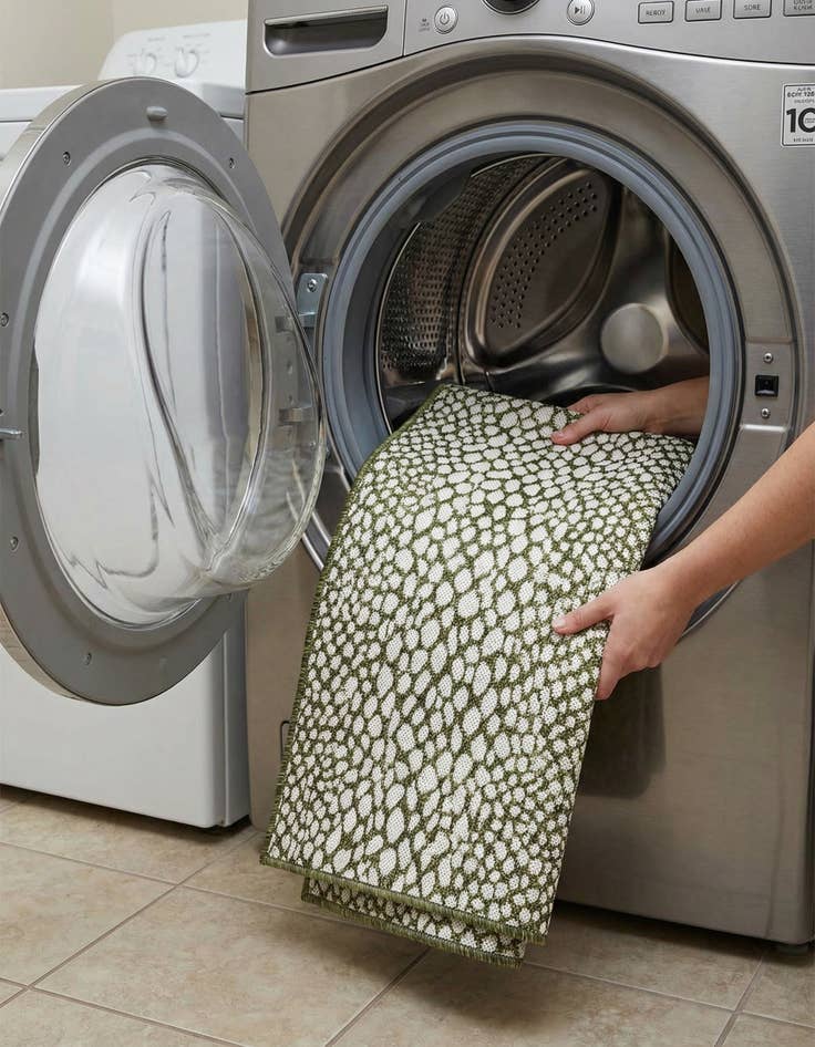 Detail image of 2' x 3'  Washable Jill Zarin Cape Town Indoor / Outdoor Rug