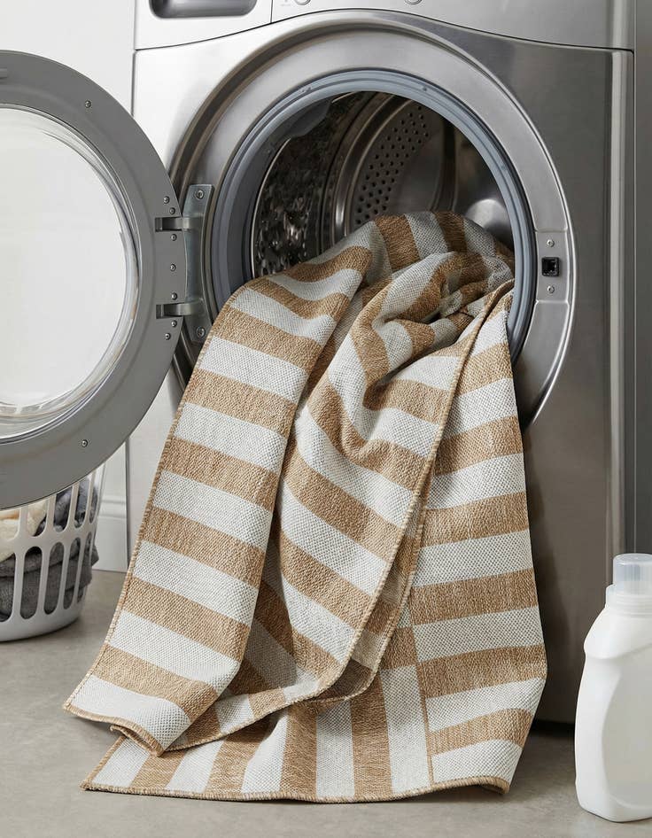 Detail image of  6' x 6'  Washable Ribbon Indoor / Outdoor Square Rug