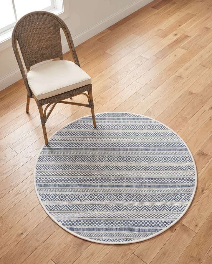 3' x 3' Easy-Clean Ribbon Indoor / Outdoor Round Rug
