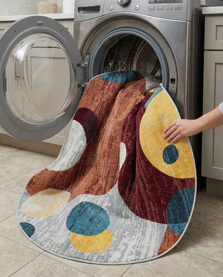 5' 3 x 5' 3 Kamala Washable Round Rug