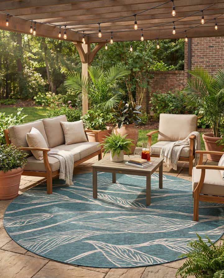 10' 8 x 10' 8 Easy-Clean Botanical Indoor / Outdoor Round Rug