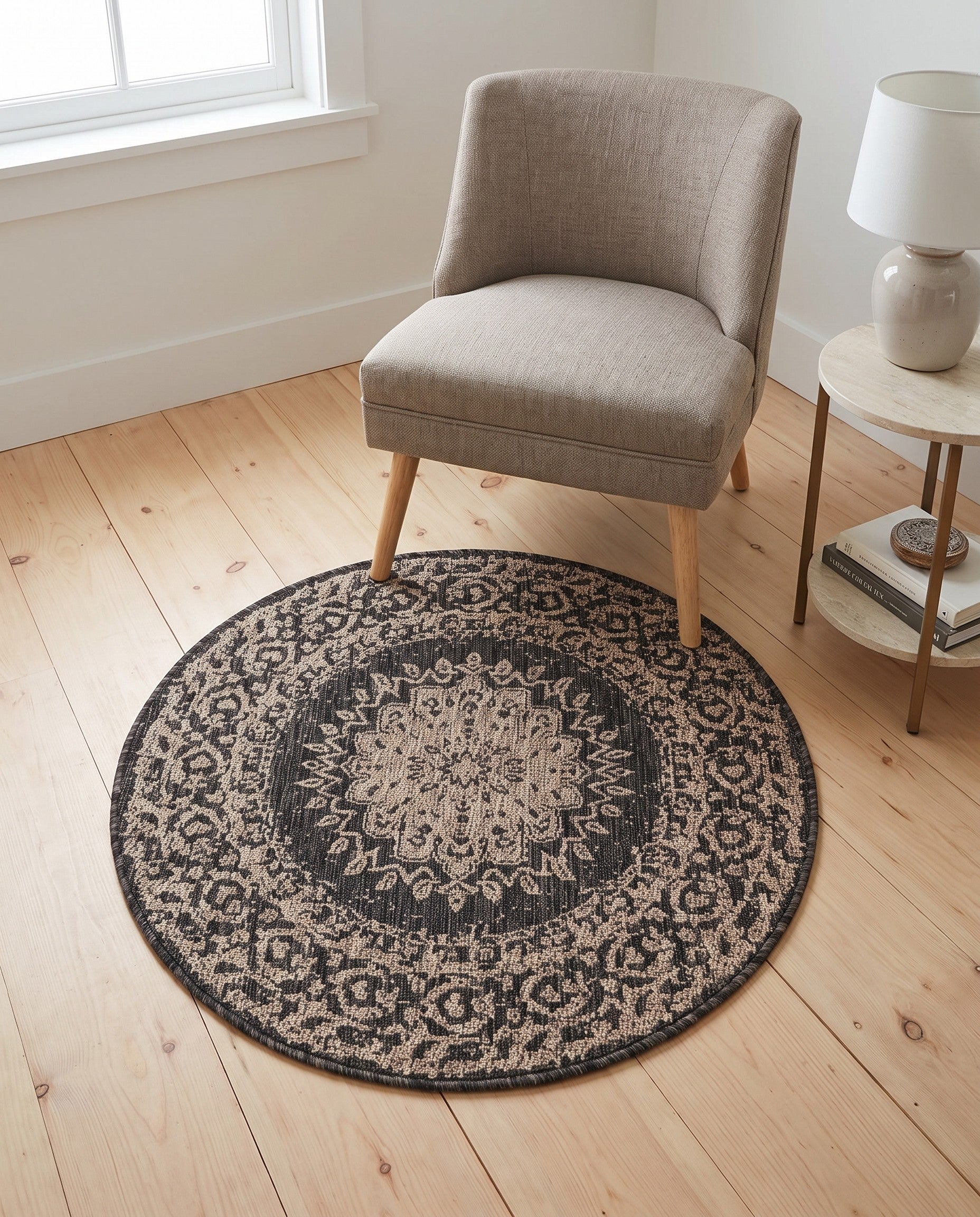 3' x 3' Easy-Clean Traditional Indoor / Outdoor Round Rug