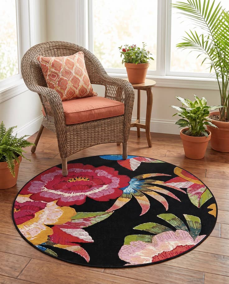 Detail image of 4' x 4' Easy-Clean Botanical Indoor / Outdoor Round Rug