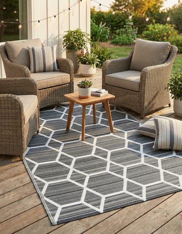 Gray Easy-Clean Vista Breeze Indoor / Outdoor Rug