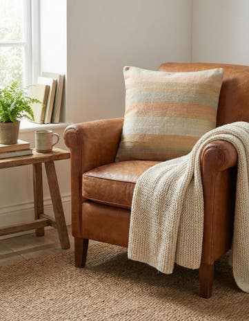 2' 5 x 2' 5 Hand Woven Pillow Wool Square Rug