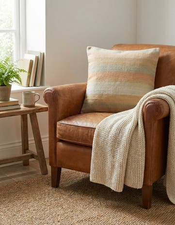 2' 5 x 2' 5 Hand Woven Pillow Wool Square Rug