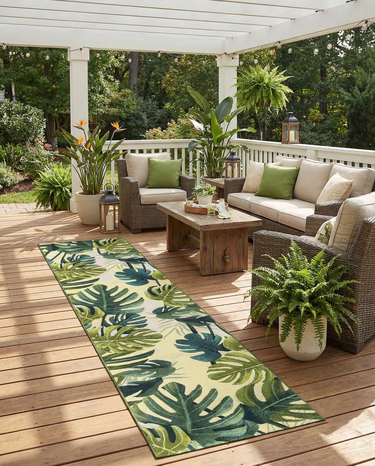 2' 7 x 11' Easy-Clean Botanical Indoor / Outdoor Runner Rug
