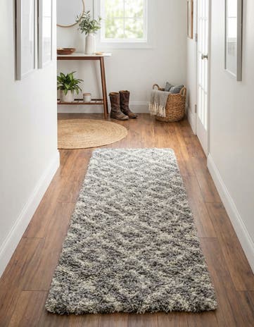 2' x 6' Lattice Shag Runner Rug