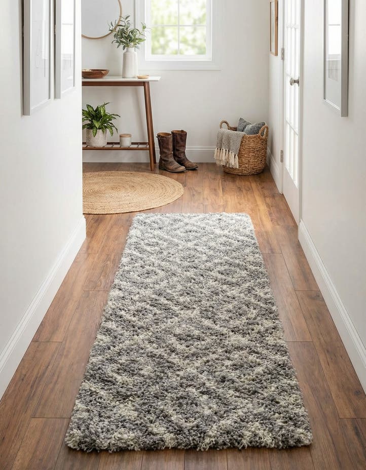 2' x 6' Lattice Shag Runner Rug
