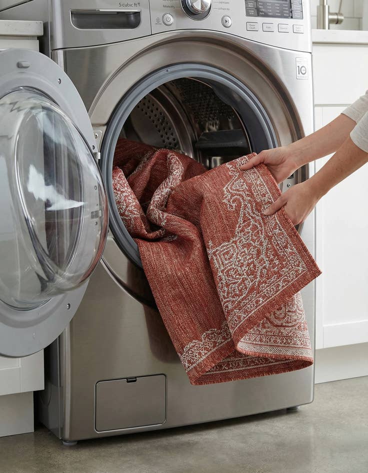 Detail image of  2' 7 x 10'  Washable Traditional Indoor / Outdoor Runner Rug