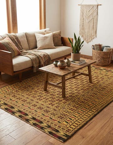 4' x 6' 3 Hand Knotted Sumak Wool Rug