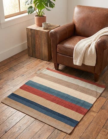 2' 5 x 2' 5 Hand Woven Pillow Wool Square Rug