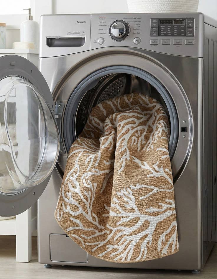 Detail image of  7' 10 x 7' 10  Washable Coastal Indoor / Outdoor Round Rug