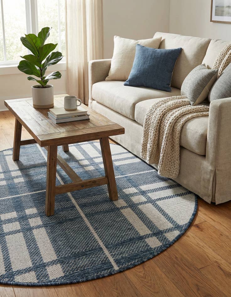 Detail image of 3' x 3'  Washable Checkered Indoor / Outdoor Round Rug