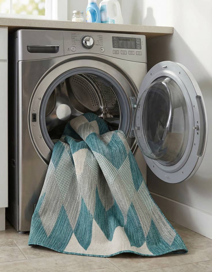 Detail image of 5' 3 x 7'  Washable Modern Indoor / Outdoor Rug