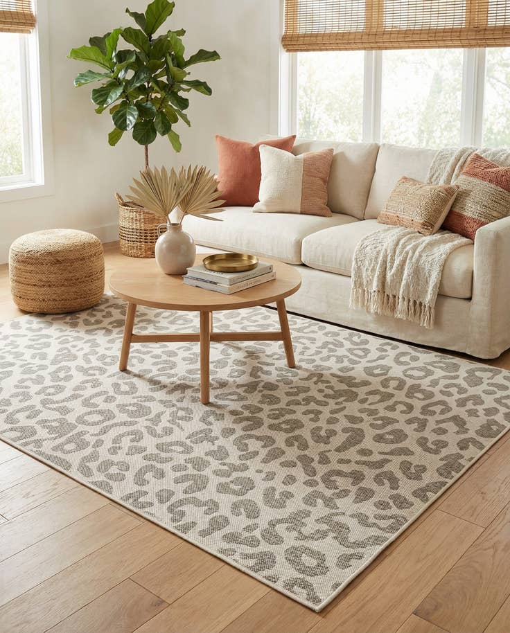 Detail image of 5' 3 x 8' Easy-Clean Safari Indoor / Outdoor Rug