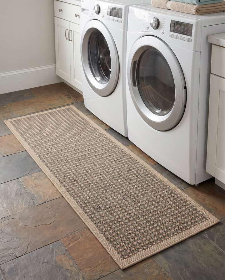 2' x 5' Easy-Clean Border Indoor / Outdoor Runner Rug