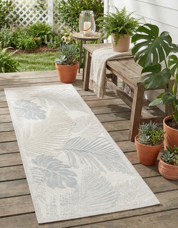 Gray Easy-Clean Botanical Indoor / Outdoor Runner Rug